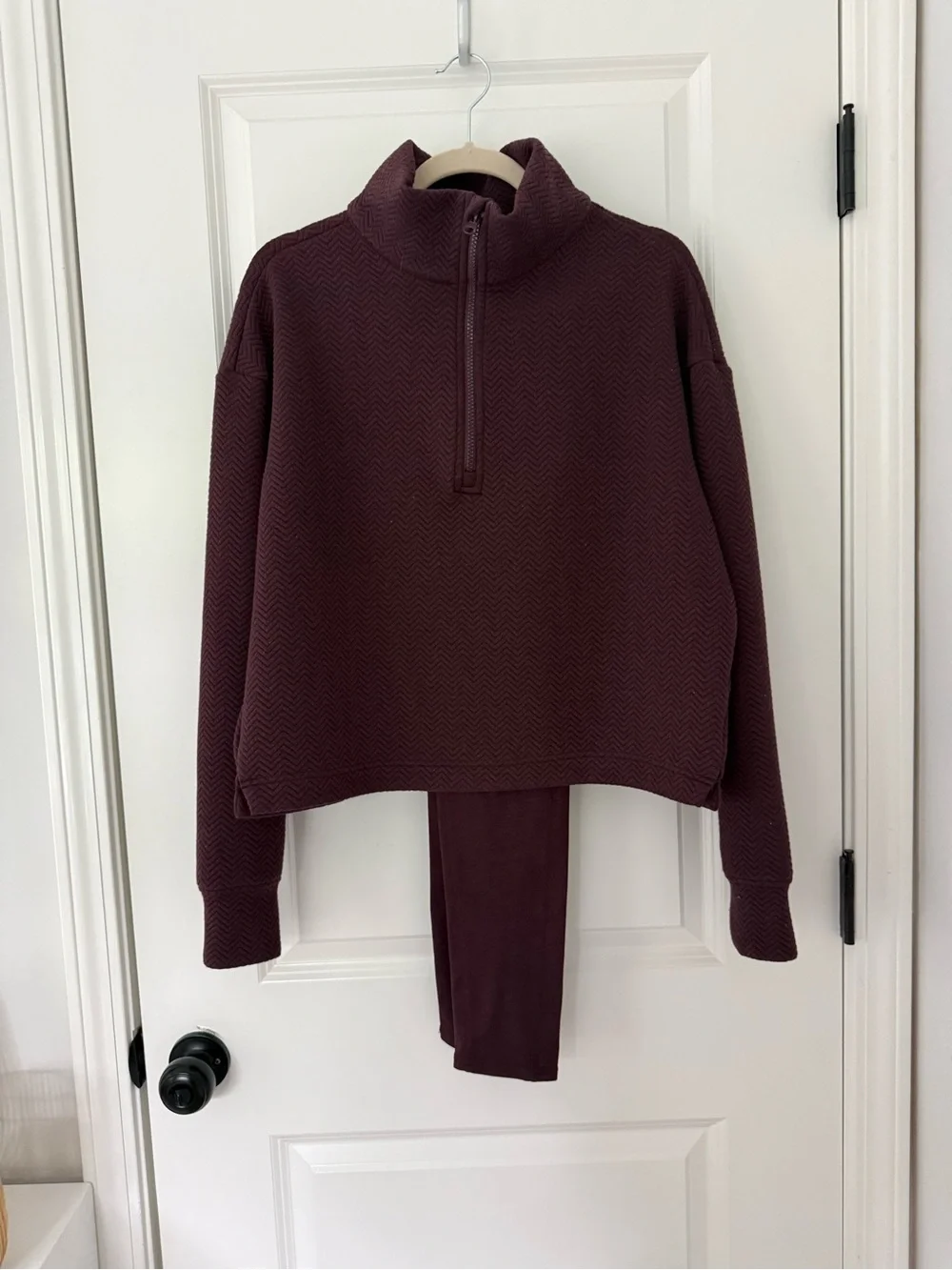 Zella Burgundy Chevron Quarter-Zip Sweatshirt & Matching Leggings (Set) M